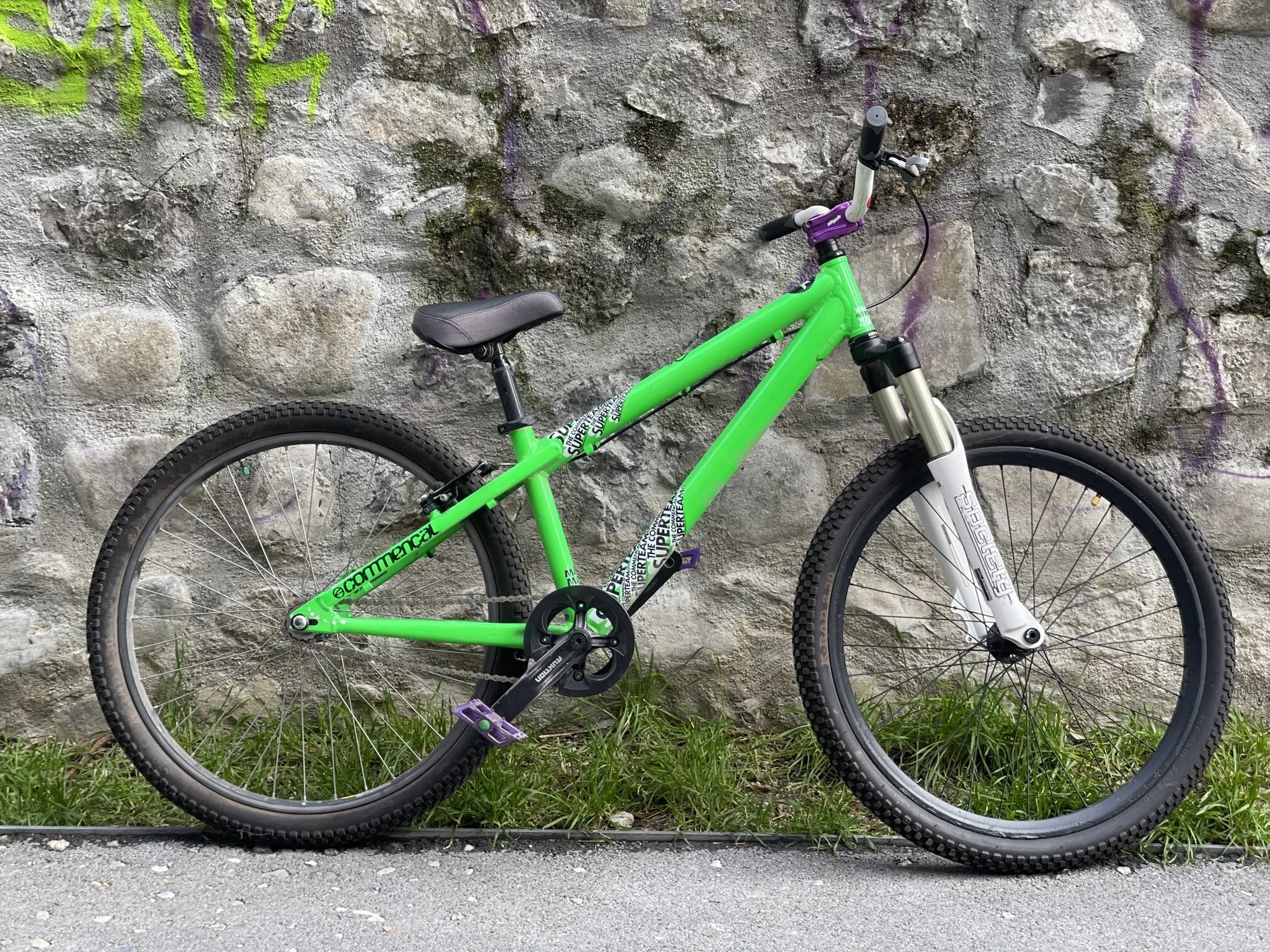 Commencal superteam