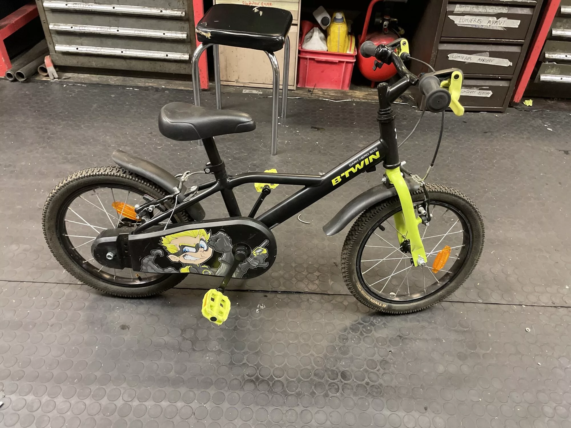 Btwin dark hero 500